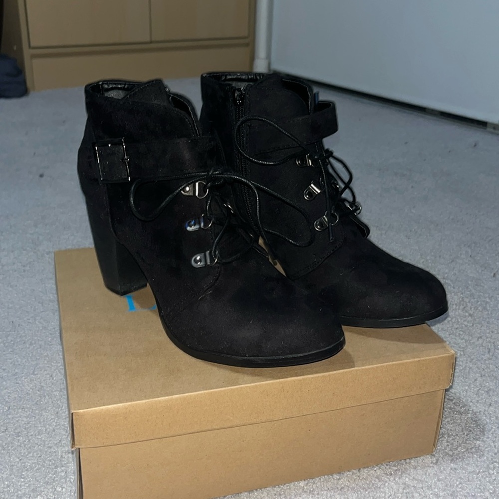 Leuven Alexander “Drusilla” Black Bootie | Size 9